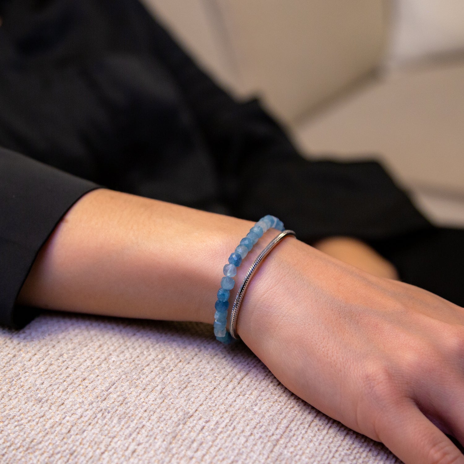 AQUAMARINE CUBE ARMBAND FACETTIERT 4MM - SET 1 DAMEN - BONES & BUDDHAS