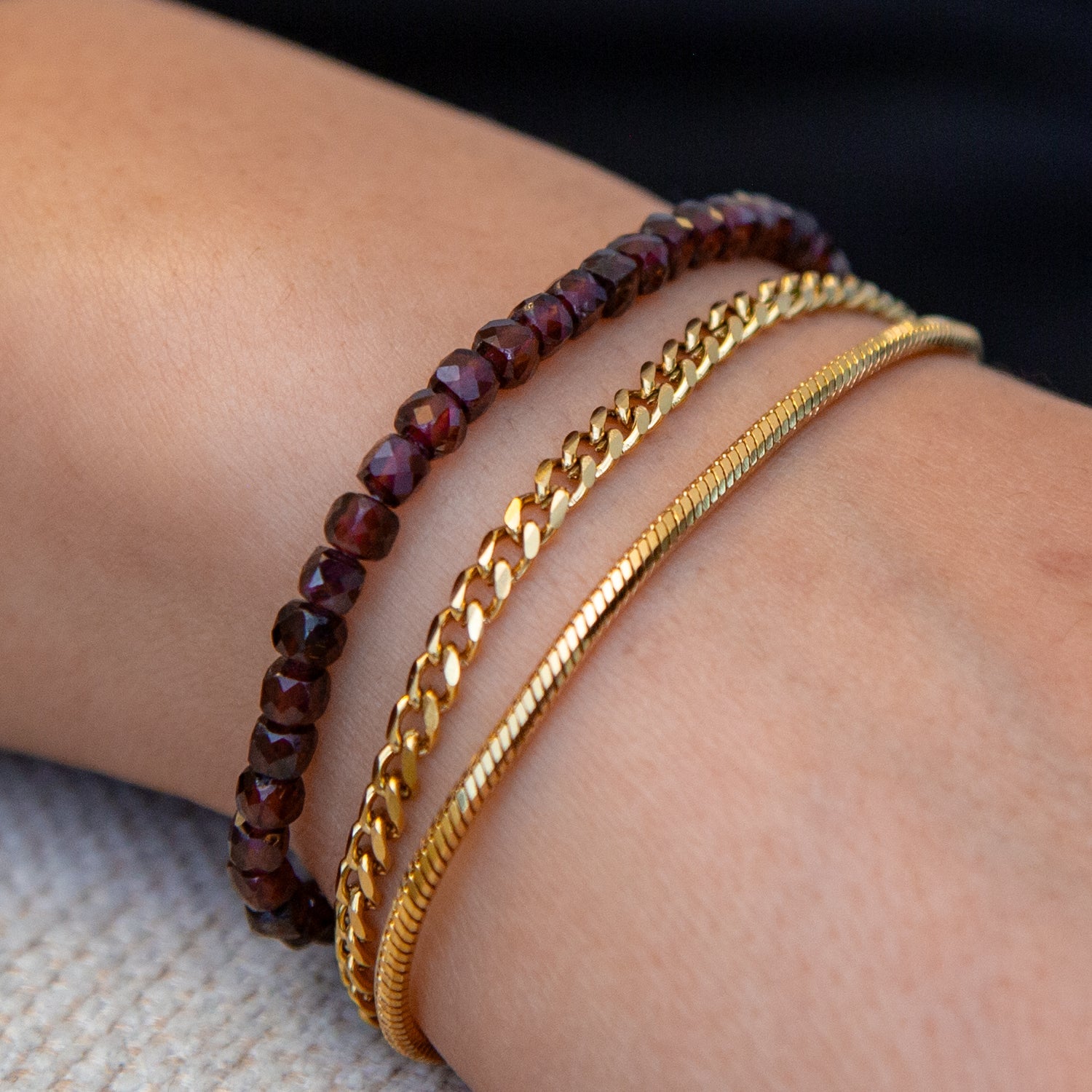 GRANAT CUBE ARMBAND FACETTIERT 4MM - SET 2 HERREN - BONES & BUDDHAS