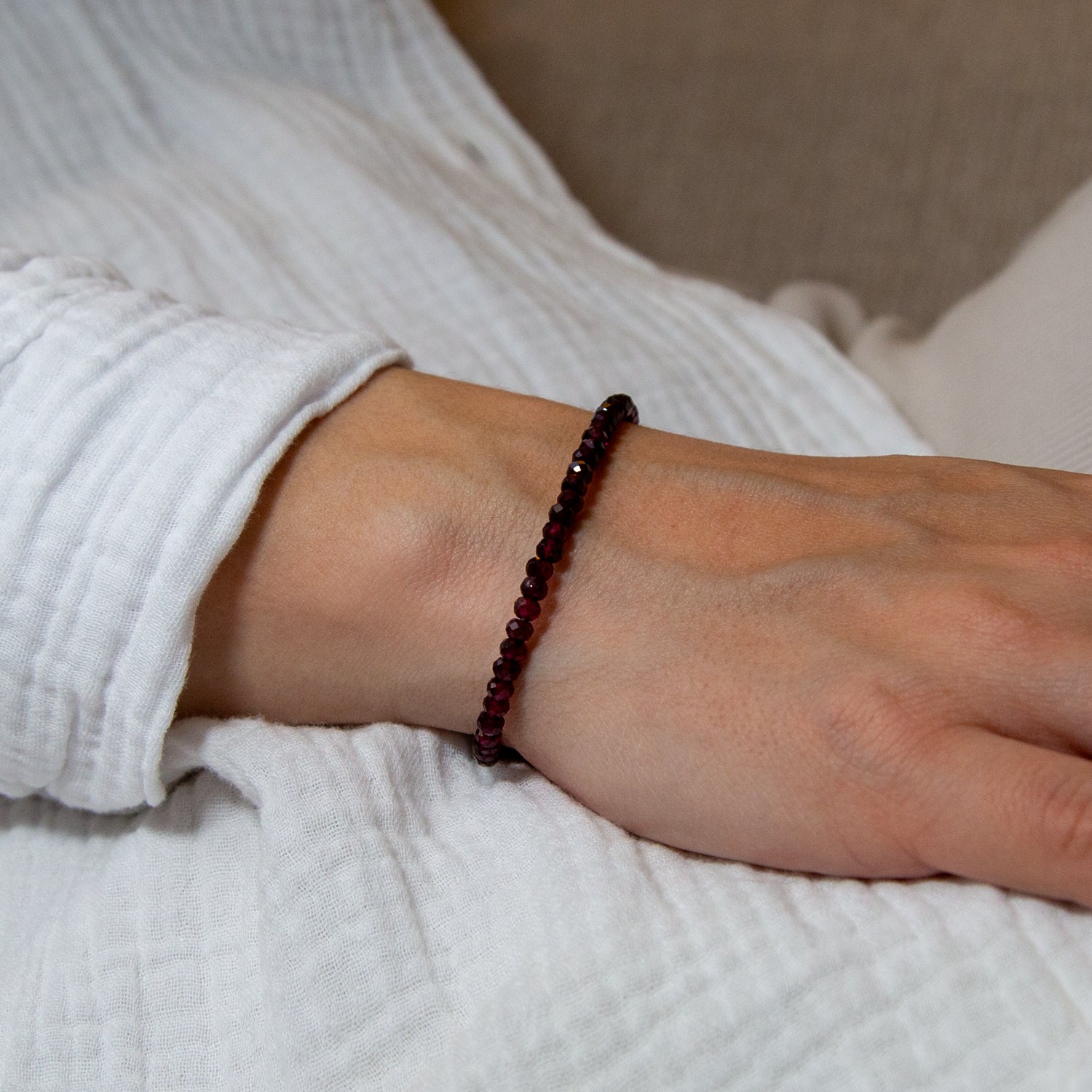 Granat Armband facettiert 3mm- Januar Birthstone - BONES & BUDDHAS