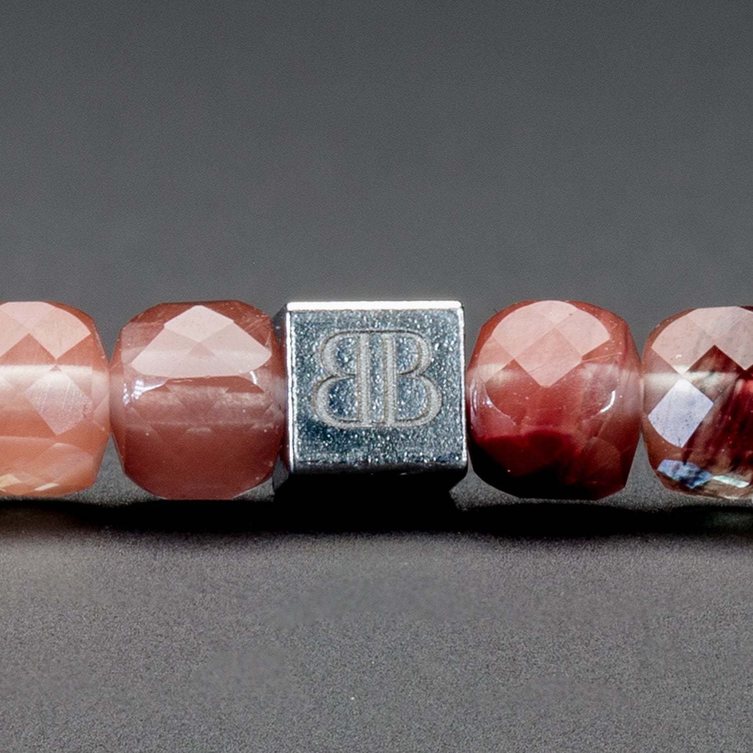 ROTER LABRADORIT CUBE ARMBAND FACETTIERT 4MM - SET 2 HERREN