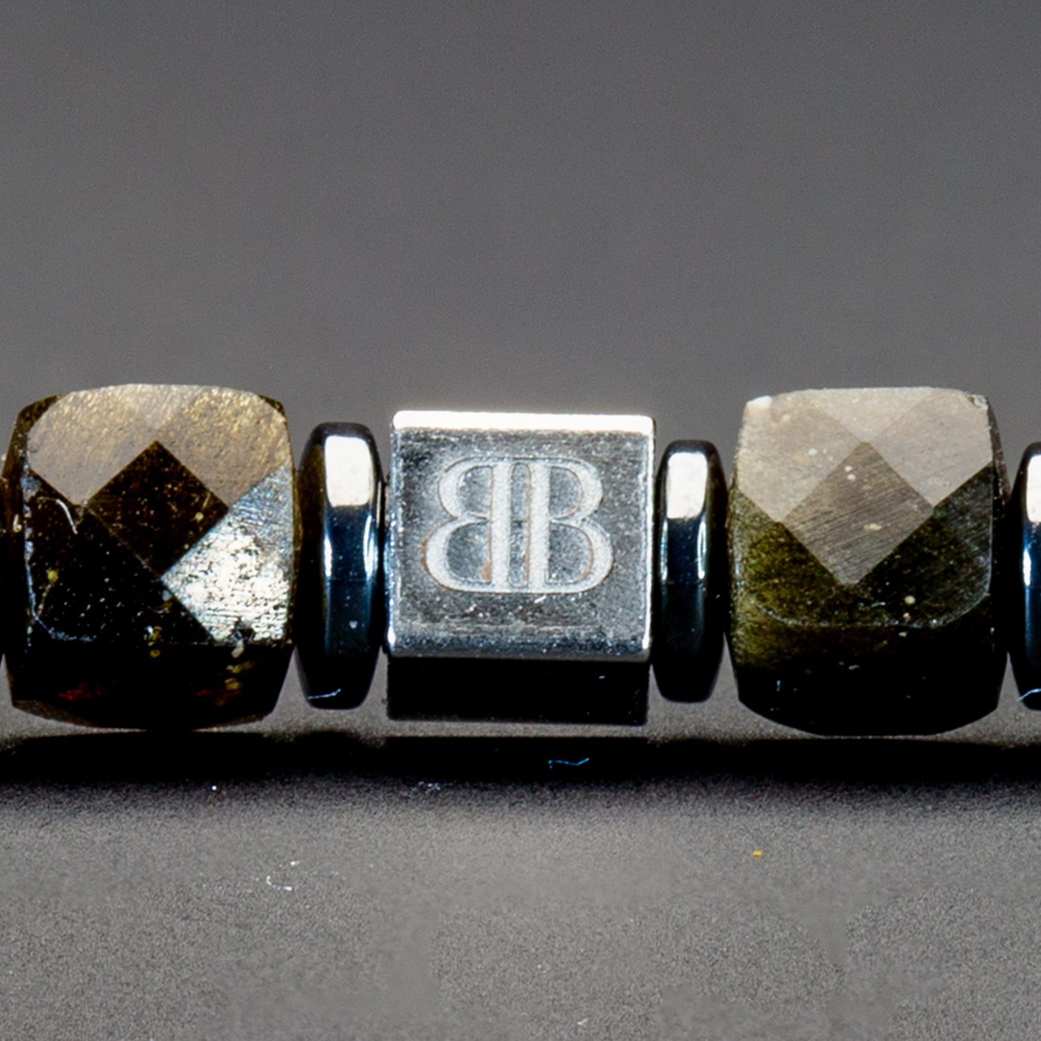 Goldener Obsidian Cube Armband facettiert 4 mm - BONES & BUDDHAS
