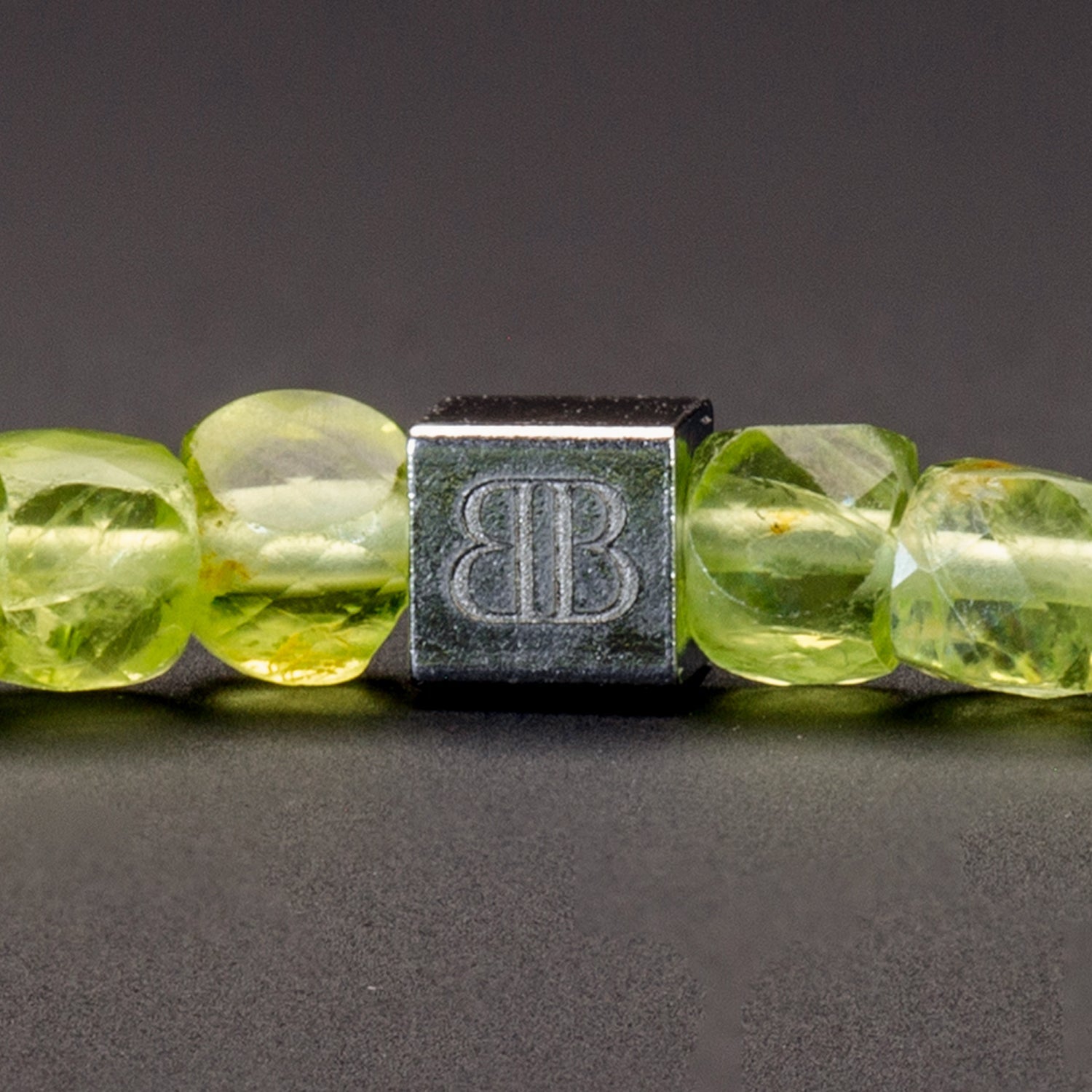 Peridot und Hämatit matt Armband 4mm-Armband-Set (August Geburtsstein) - BONES & BUDDHAS