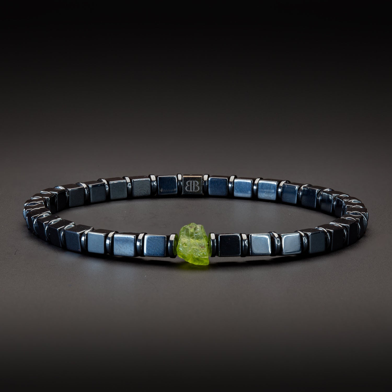 Peridot und Hämatit glossy Armband 4mm- August Birthstone - BONES & BUDDHAS