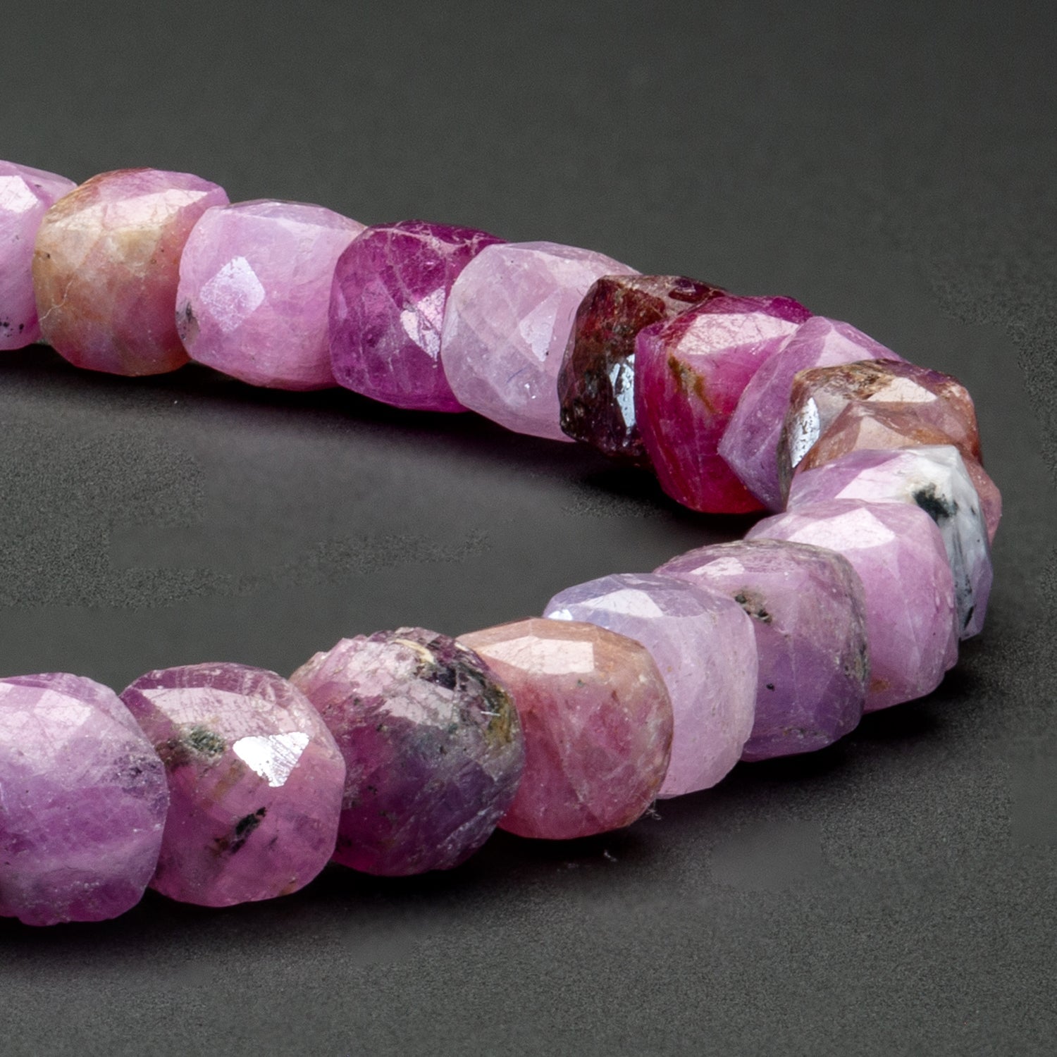 Rubin und Hämatit matt Armband 4mm-Armband-Set (Juli Geburtsstein) - BONES & BUDDHAS