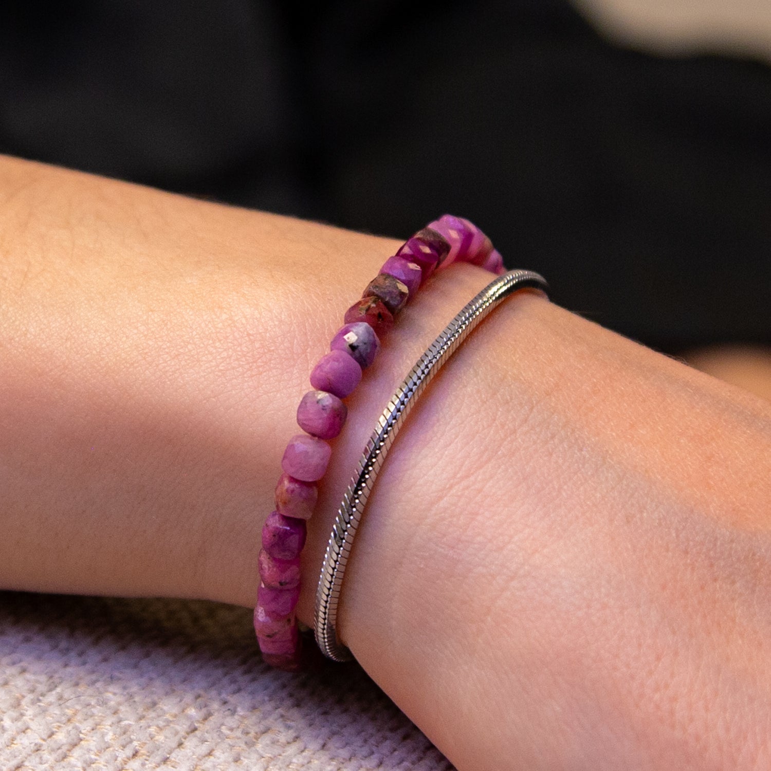 RUBIN CUBE ARMBAND FACETTIERT 4MM - SET 1 DAMEN - BONES & BUDDHAS