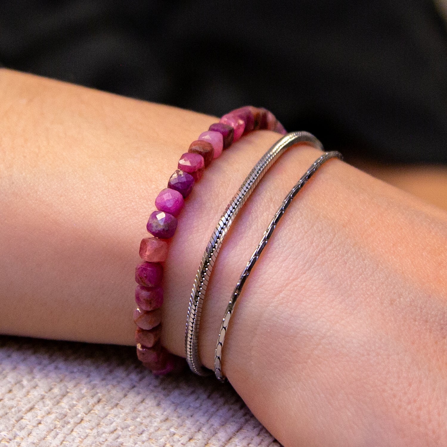 RUBIN CUBE ARMBAND FACETTIERT 4MM - SET 2 DAMEN