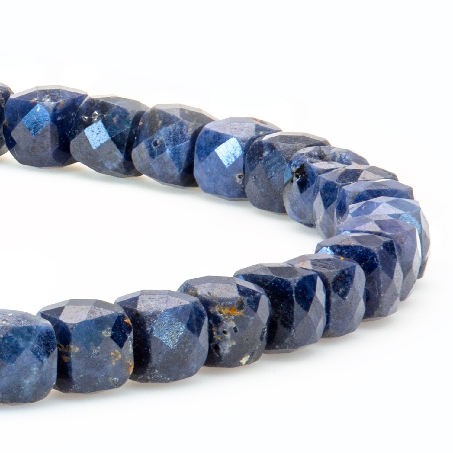 Saphir Cube Armband facettiert 4 mm- September Geburtsstein - BONES & BUDDHAS