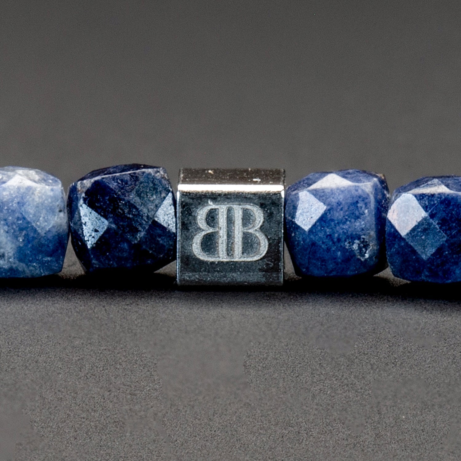 Saphir und Hämatit matt Armband 4mm-Armband-Set (September Geburtsstein) - BONES & BUDDHAS