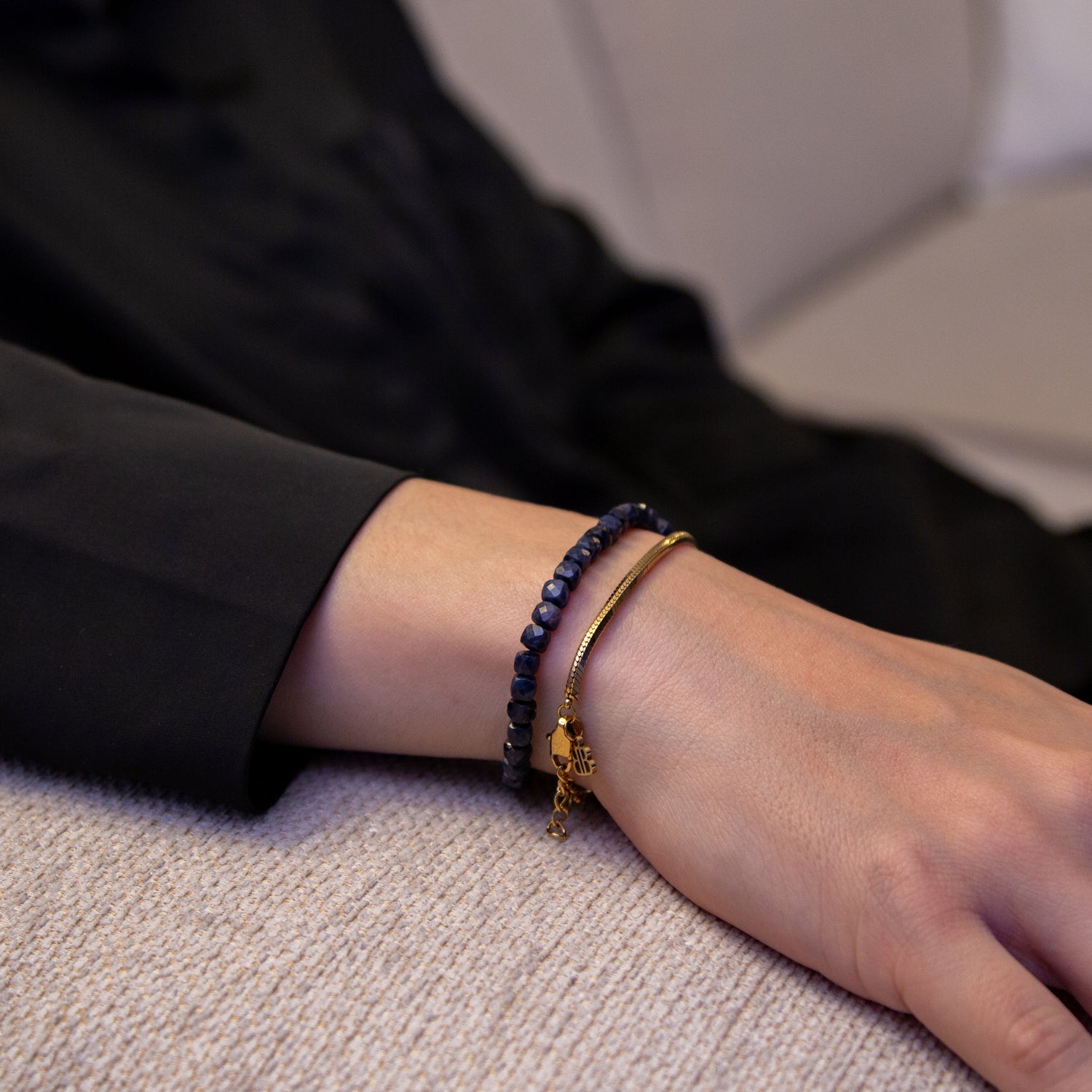 SAPHIR CUBE ARMBAND FACETTIERT 4MM - SET 1 DAMEN - BONES & BUDDHAS