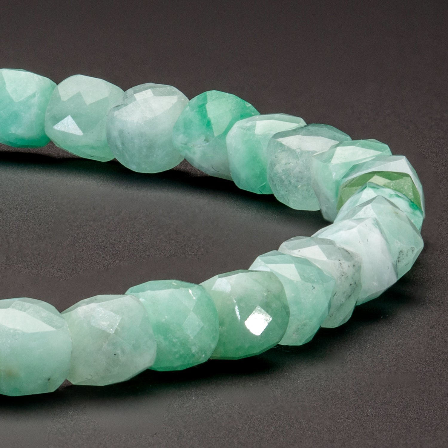 Kolumbianischer Smaragd und Hämatit matt 4mm-Armband-Set (Mai Geburtsstein) - BONES & BUDDHAS