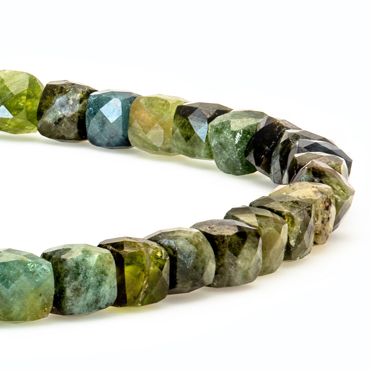 Grüner Turmalin Cube Armband facettiert 4 mm- Oktober Geburtsstein - BONES & BUDDHAS