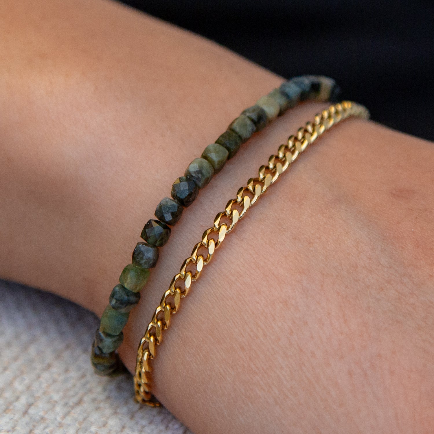 GRÜNER TURMALIN CUBE ARMBAND FACETTIERT 4MM - SET 1 HERREN - BONES & BUDDHAS