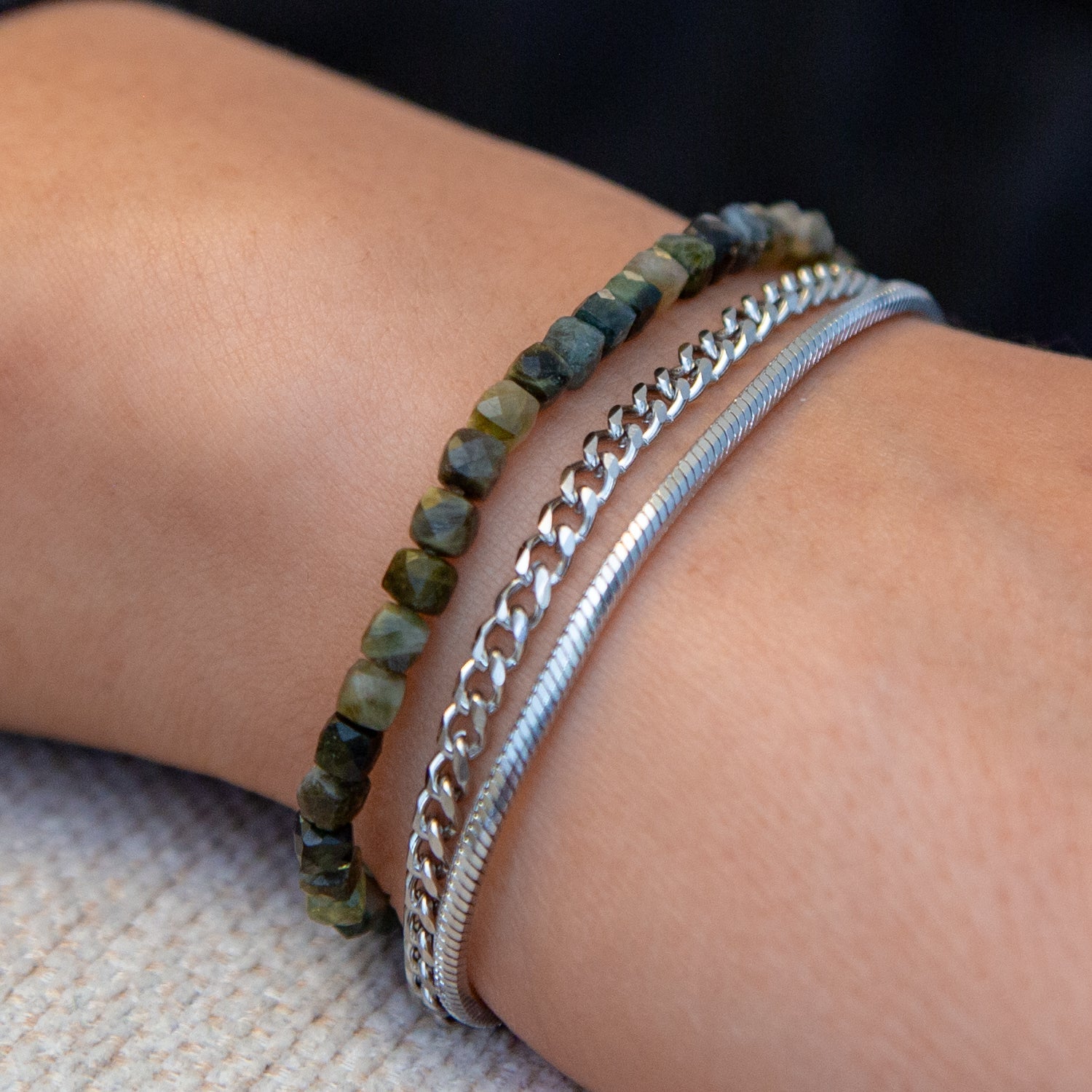 GRÜNER TURMALIN CUBE ARMBAND FACETTIERT 4MM - SET 2 HERREN - BONES & BUDDHAS
