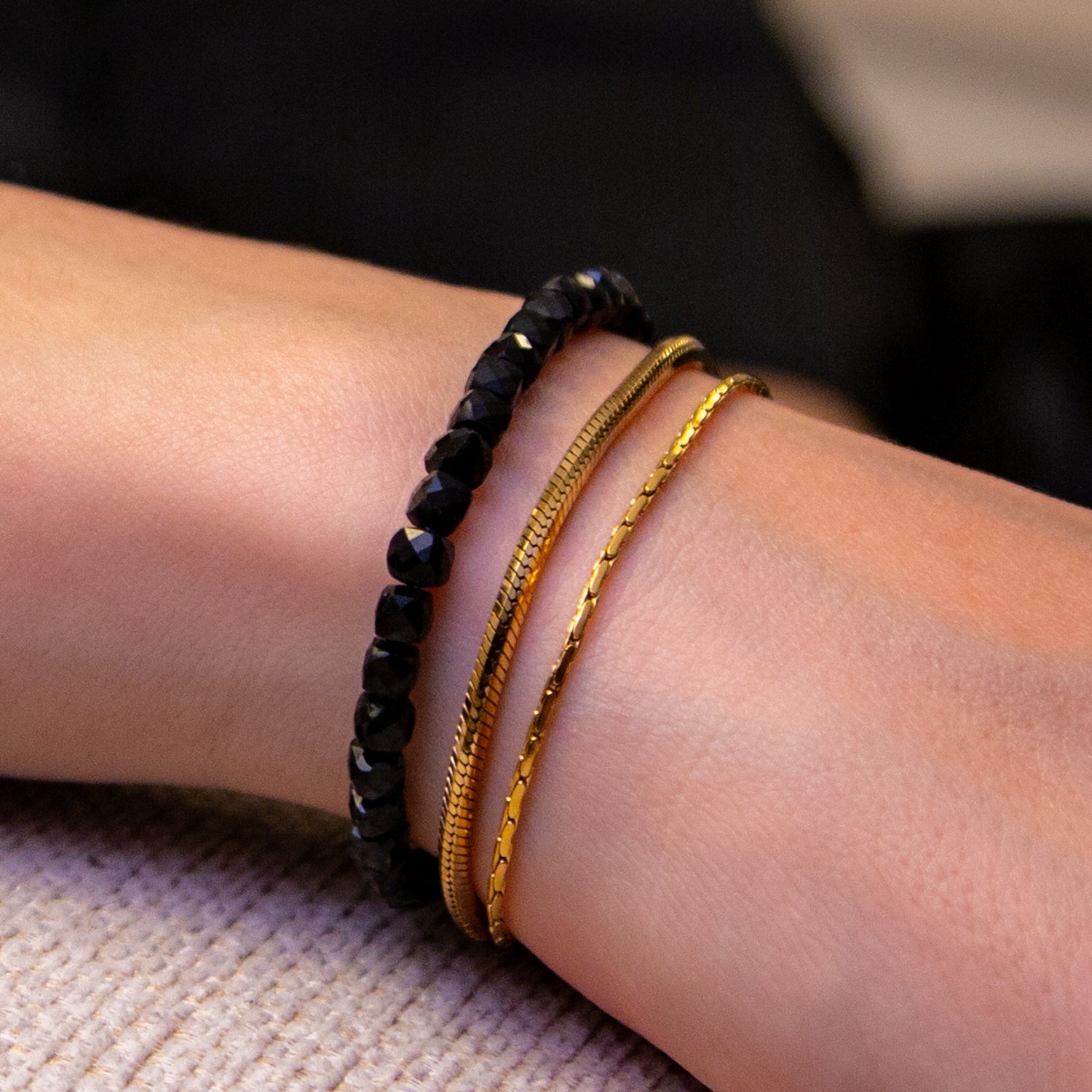 SCHWARZER TURMALIN CUBE ARMBAND FACETTIERT 4MM - SET 2 DAMEN - BONES & BUDDHAS