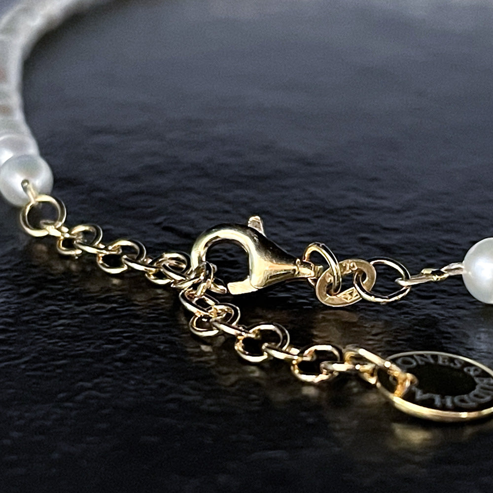 White Pearl Choker Armband - BONES & BUDDHAS