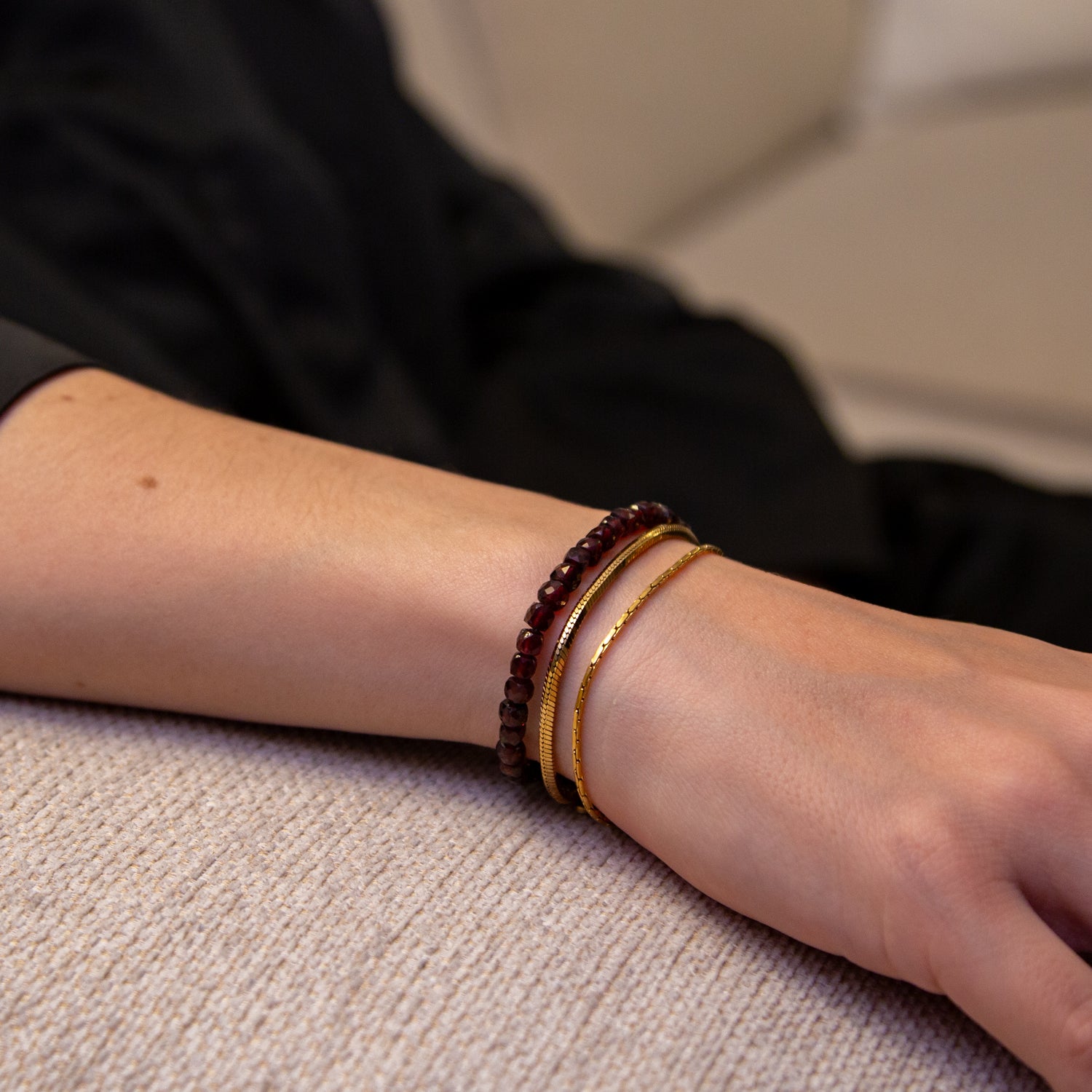 GRANAT CUBE ARMBAND FACETTIERT 4MM - SET 2 DAMEN