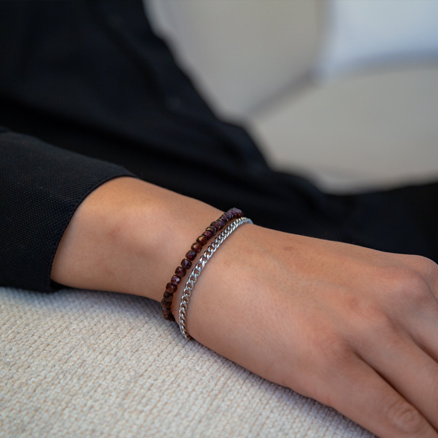 GRANAT CUBE ARMBAND FACETTIERT 4MM - SET 1 HERREN