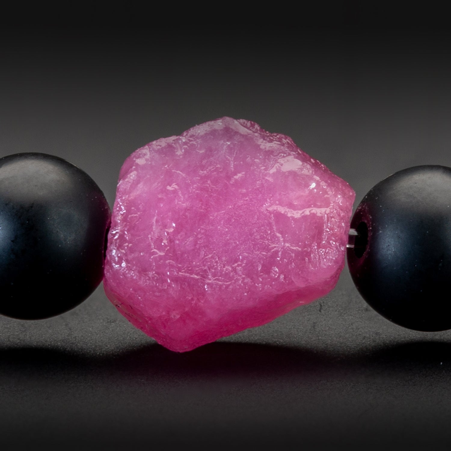 Rubin und Black Onyx matt Armband 6mm- Juli Birthstone