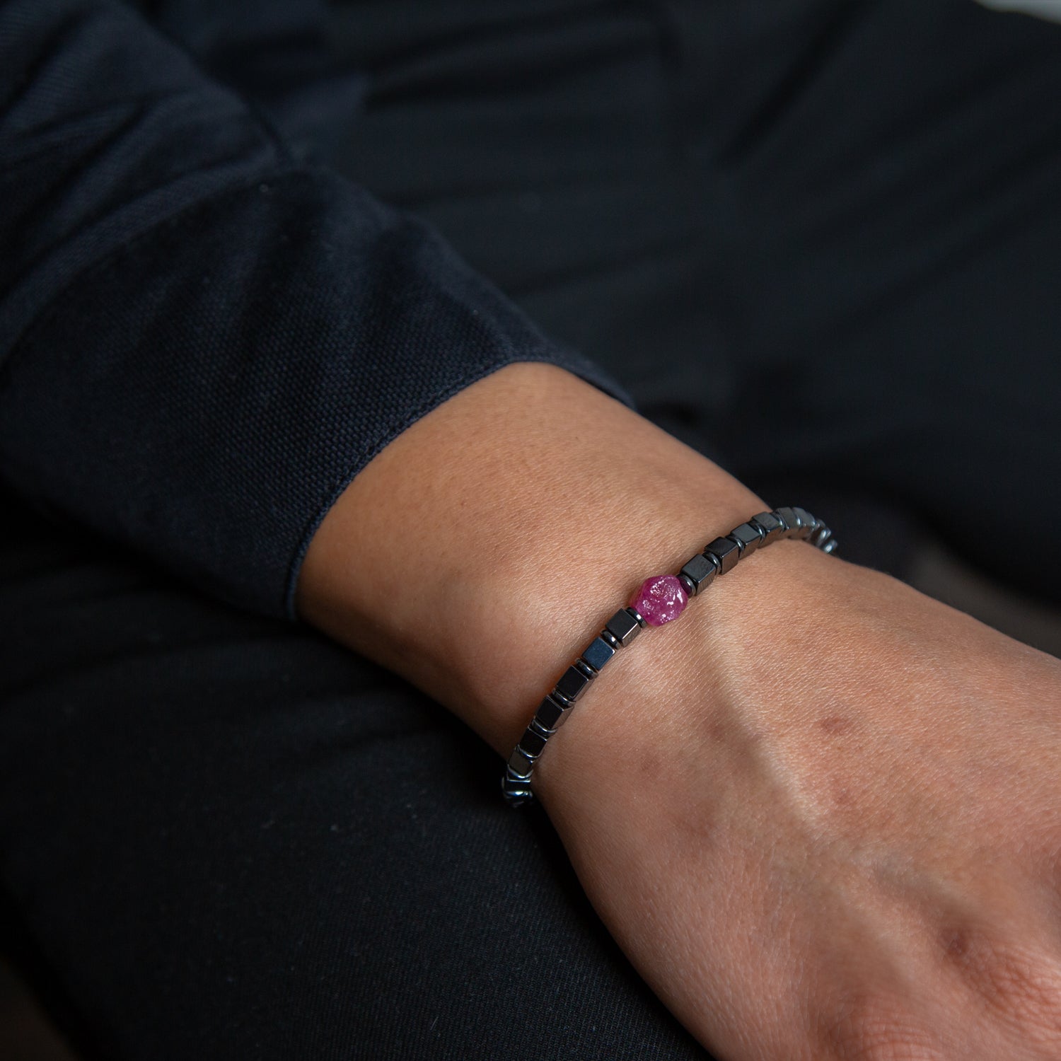 Rubin und Hämatit glossy Armband 4mm- Juli Birthstone