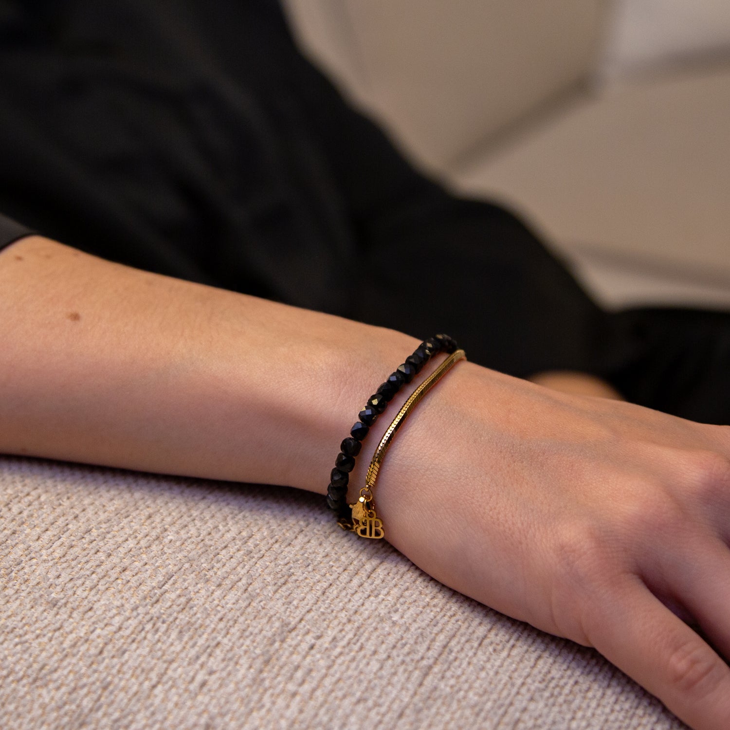 SCHWARZER TURMALIN CUBE ARMBAND FACETTIERT 4MM - SET 1 DAMEN