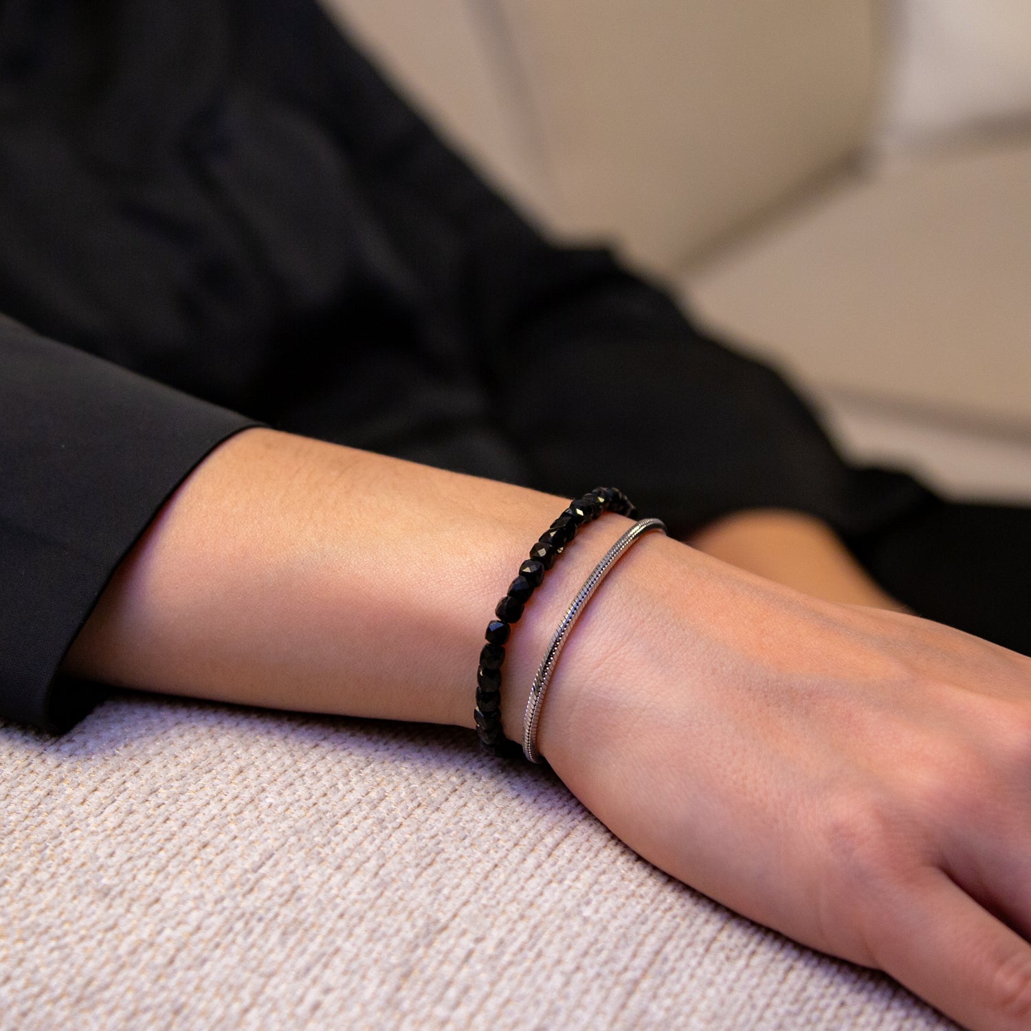 SCHWARZER TURMALIN CUBE ARMBAND FACETTIERT 4MM - SET 1 DAMEN