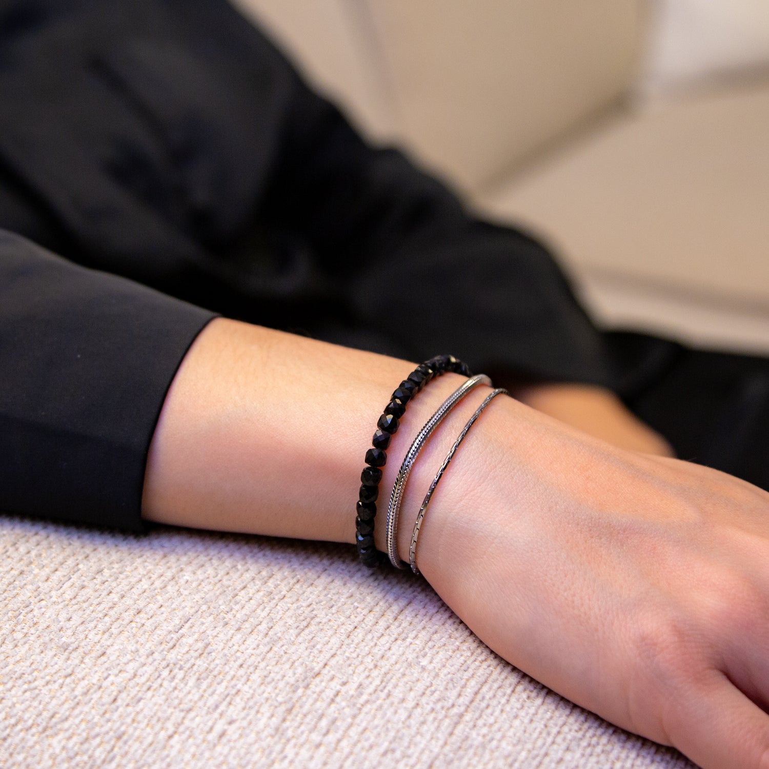 SCHWARZER TURMALIN CUBE ARMBAND FACETTIERT 4MM - SET 2 DAMEN